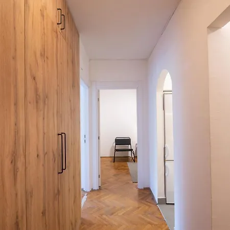 Center Iii * Белград